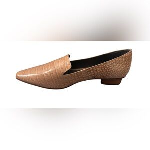 Vince Camuto Tan Crocodile-Embossed Loafers size 9